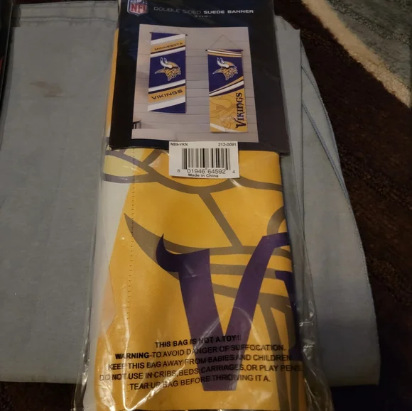 New In Package NFL Minnesota Vikings 46" double sided hanging banner - Picture 3 of 6